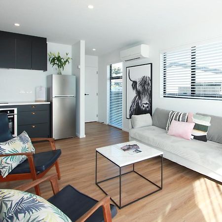 3 - Sunny Brand New House Villa Wanaka Luaran gambar