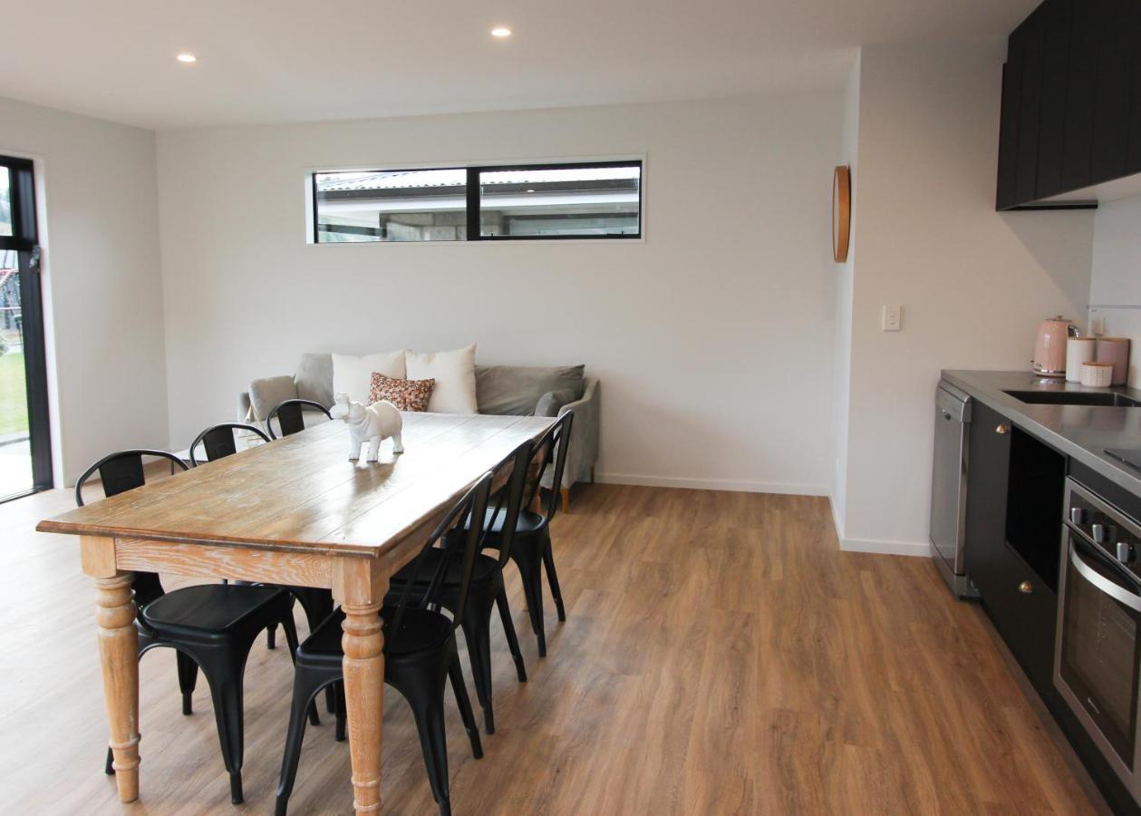 3 - Sunny Brand New House Villa Wanaka Luaran gambar